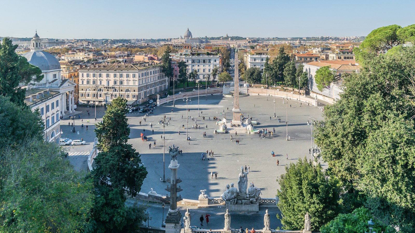 Corteu CGIL, Piazza del Popolo. Cifra de 100.000 e a organizatorilor.
