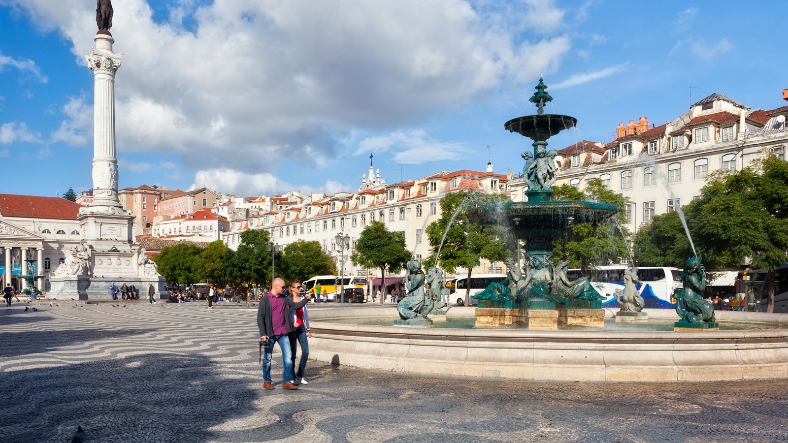 Marti seara, Lisabona, Porto si alte orase.
