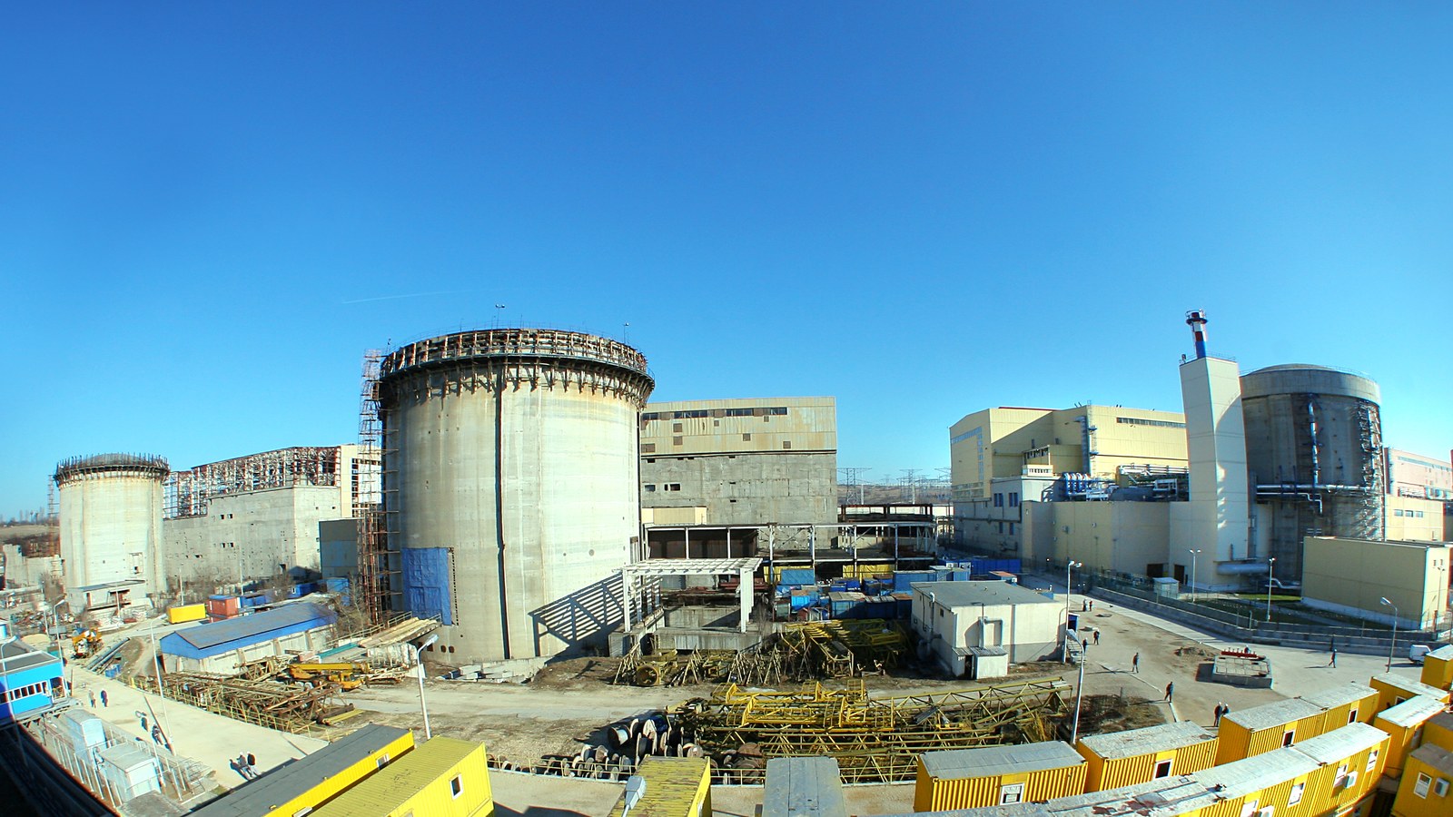 Chisăliță ties any restart to the Danube; both units have been offline since summer.