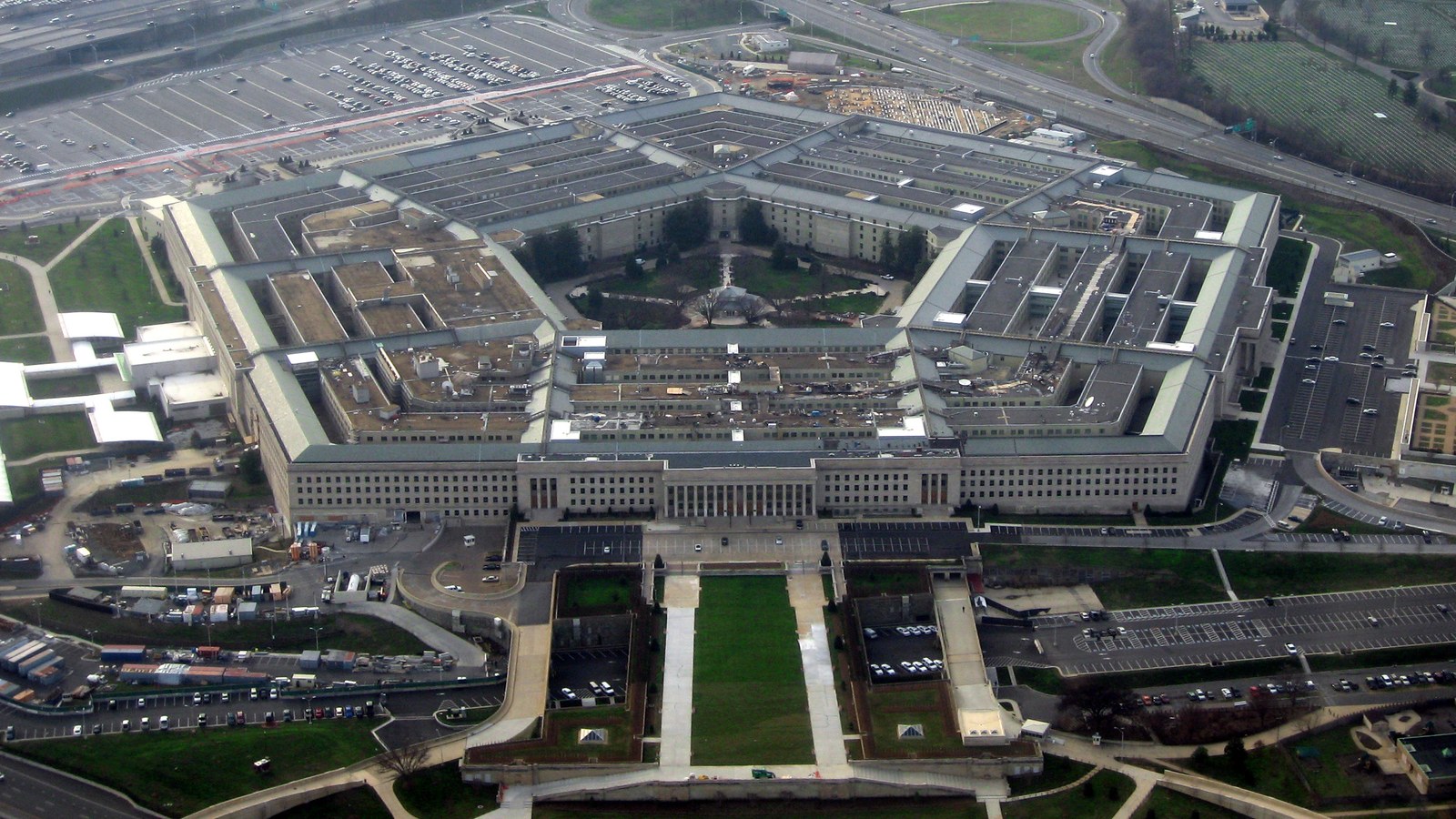 La Pentagon, joi, secretarul american al Apărării i-a spus omologului britanic că serviciul e restabilit.