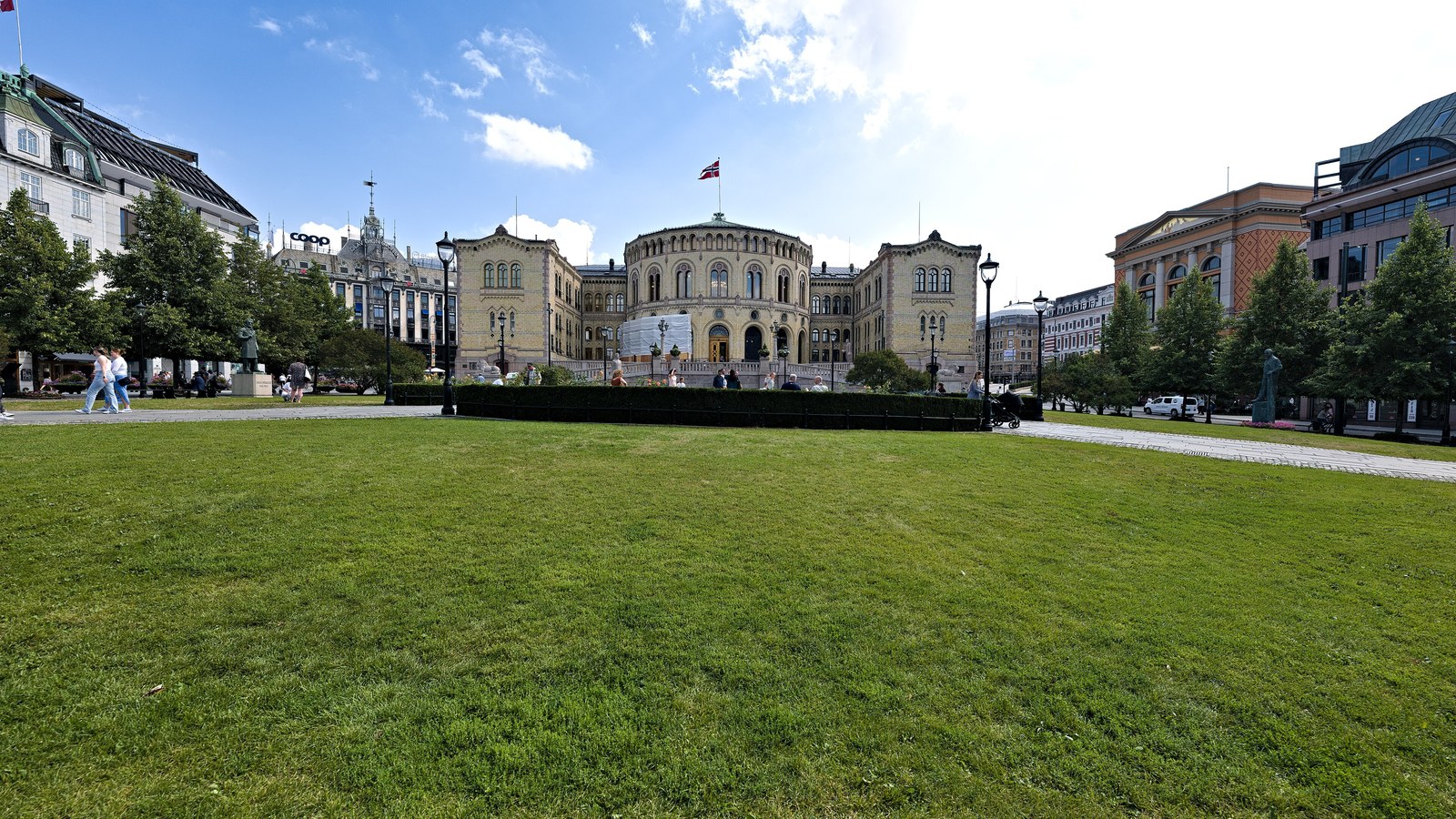 La Operasjon Hovedstad, soldații au găsit pe Deepal-uri închiriate filme cu rute, persoane și coduri.