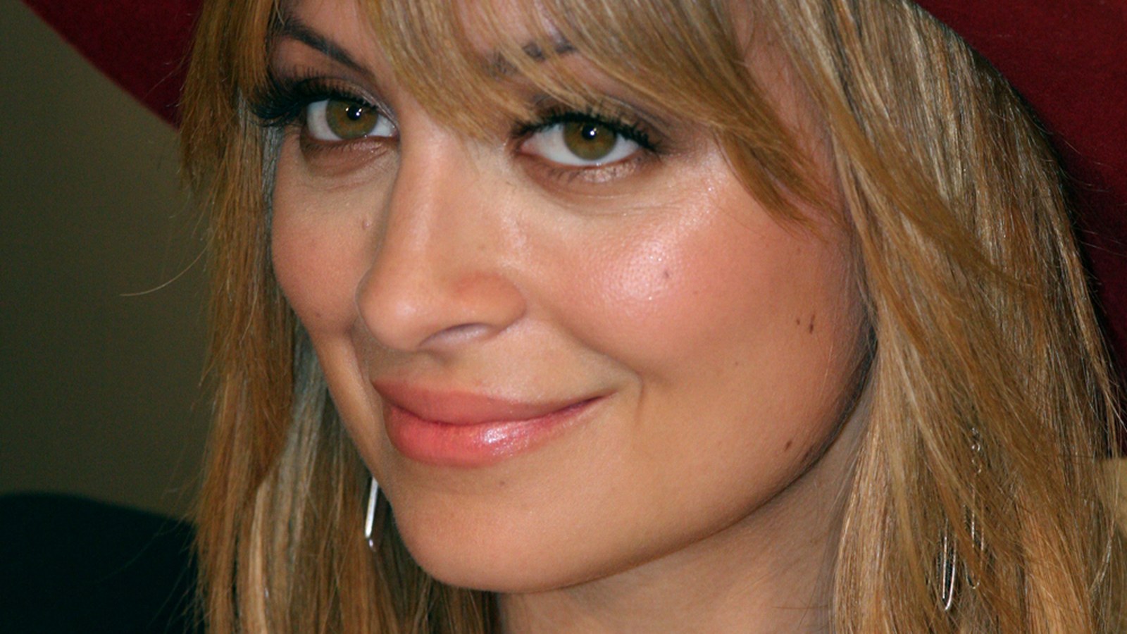 Born in Berkeley in 1981, the television personality became widely known through “The Simple Life,” with Paris…