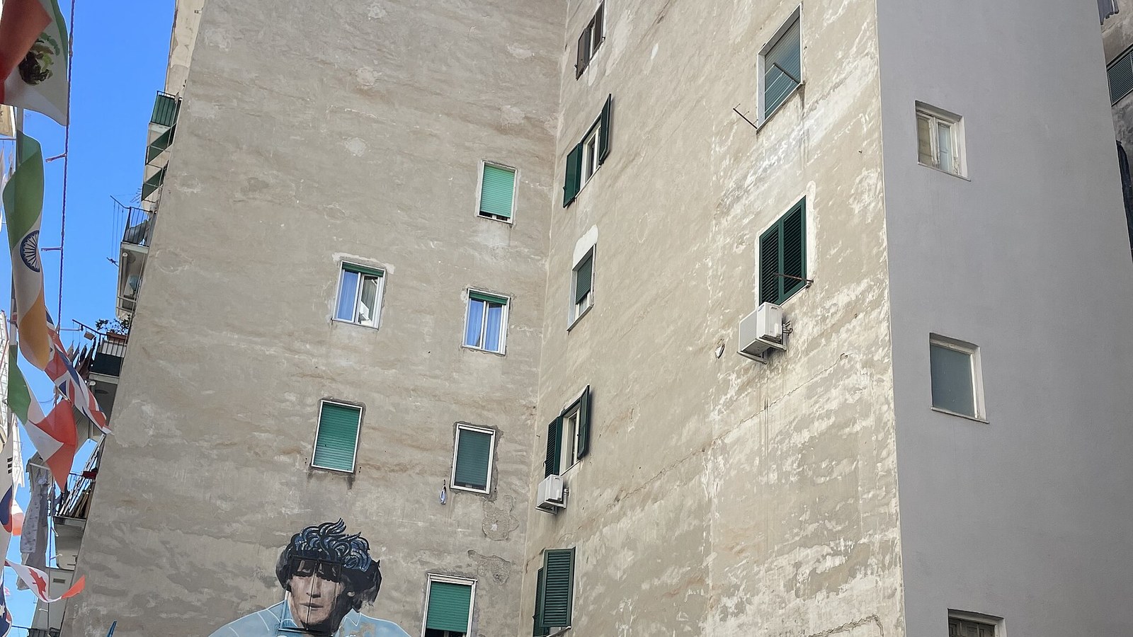 Repubblica: a broken window, “no point shouting”.