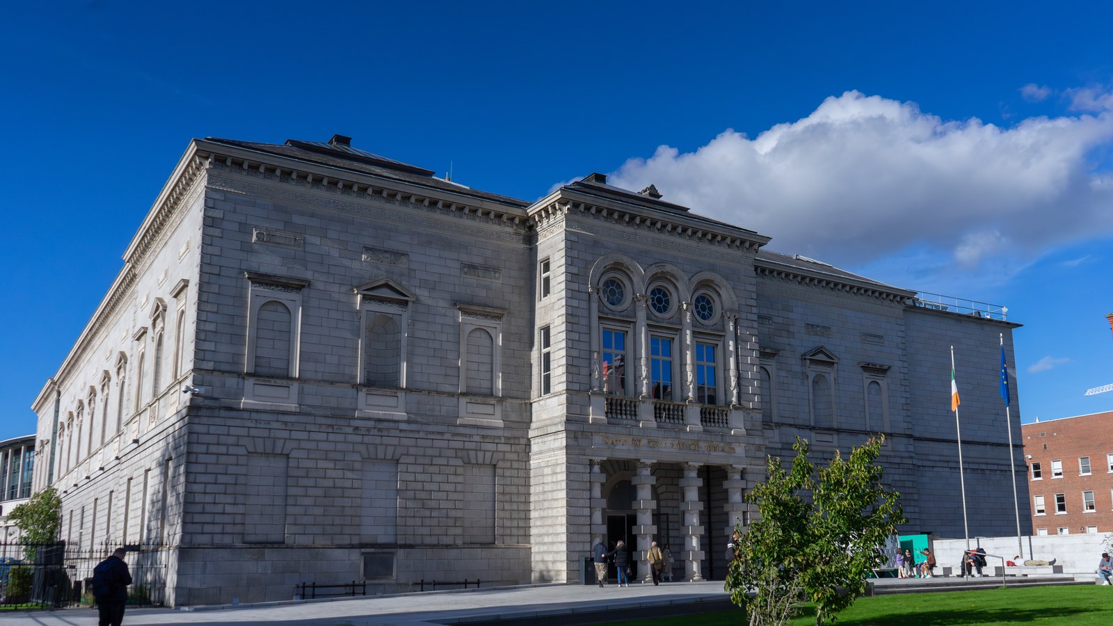 National Gallery of Ireland, fațada de pe Merrion Square; nu proiecțiile Culture Night 2026