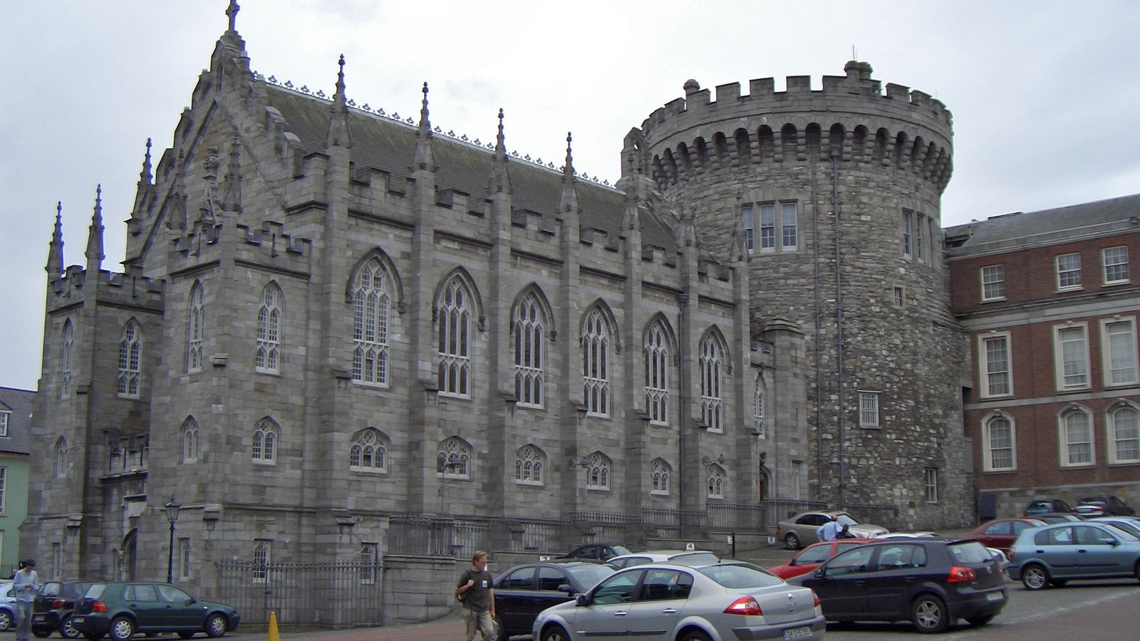Castelul Dublin, locul asociat reuniunilor oficiale din capitala irlandeză; nu sala Ecofin