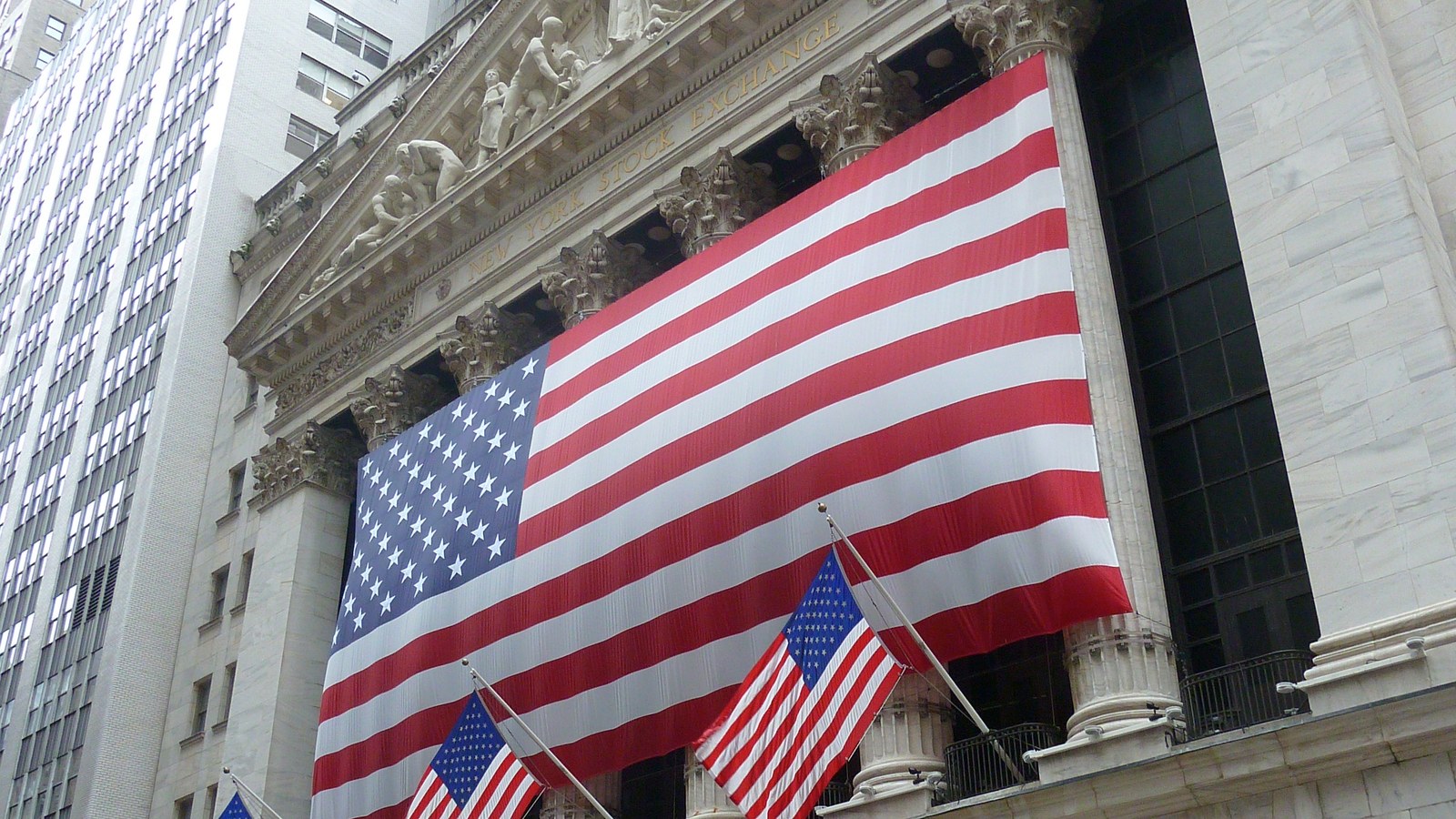 LSEG, citat de Reuters: 993 de miliarde de dolari în T3, −41% față de T2; de la începutul anului, 3,9 trilioan…
