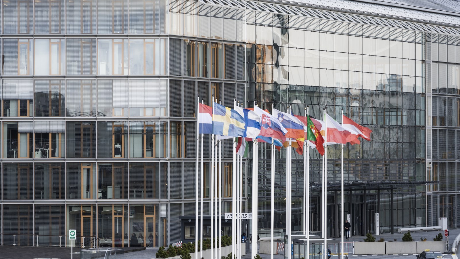 FI, 19 oct.: împrumut semnat, anunțat la Barcelona.
