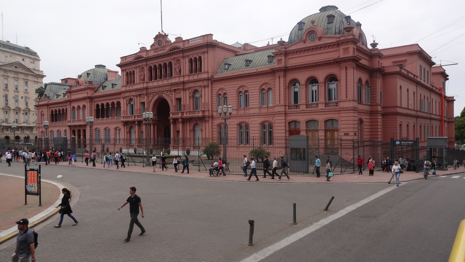 Casa Rosada, miercuri. Comunicat scurt.