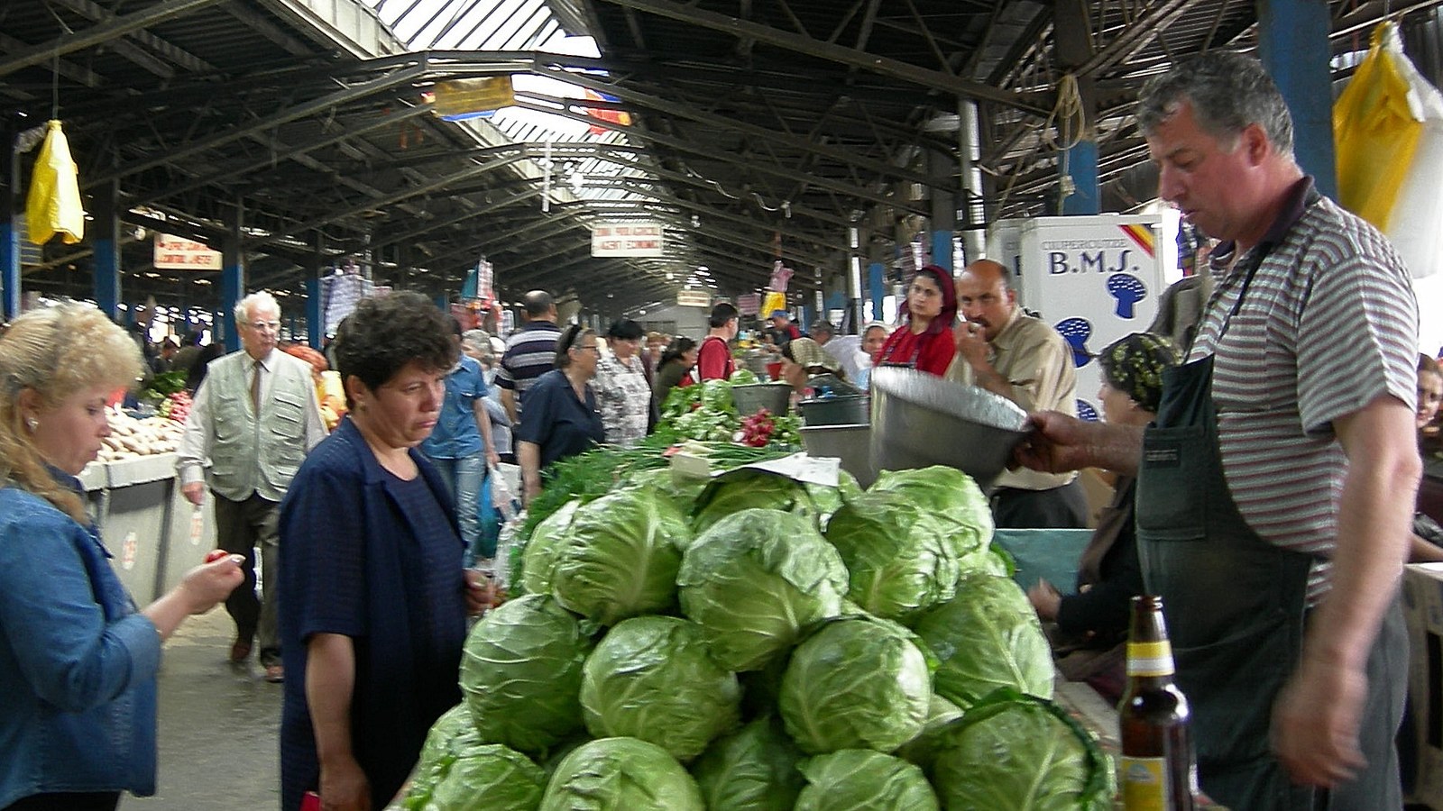 Serban si Costinas, 21 octombrie: peste 200 de producatori, comision 25%.