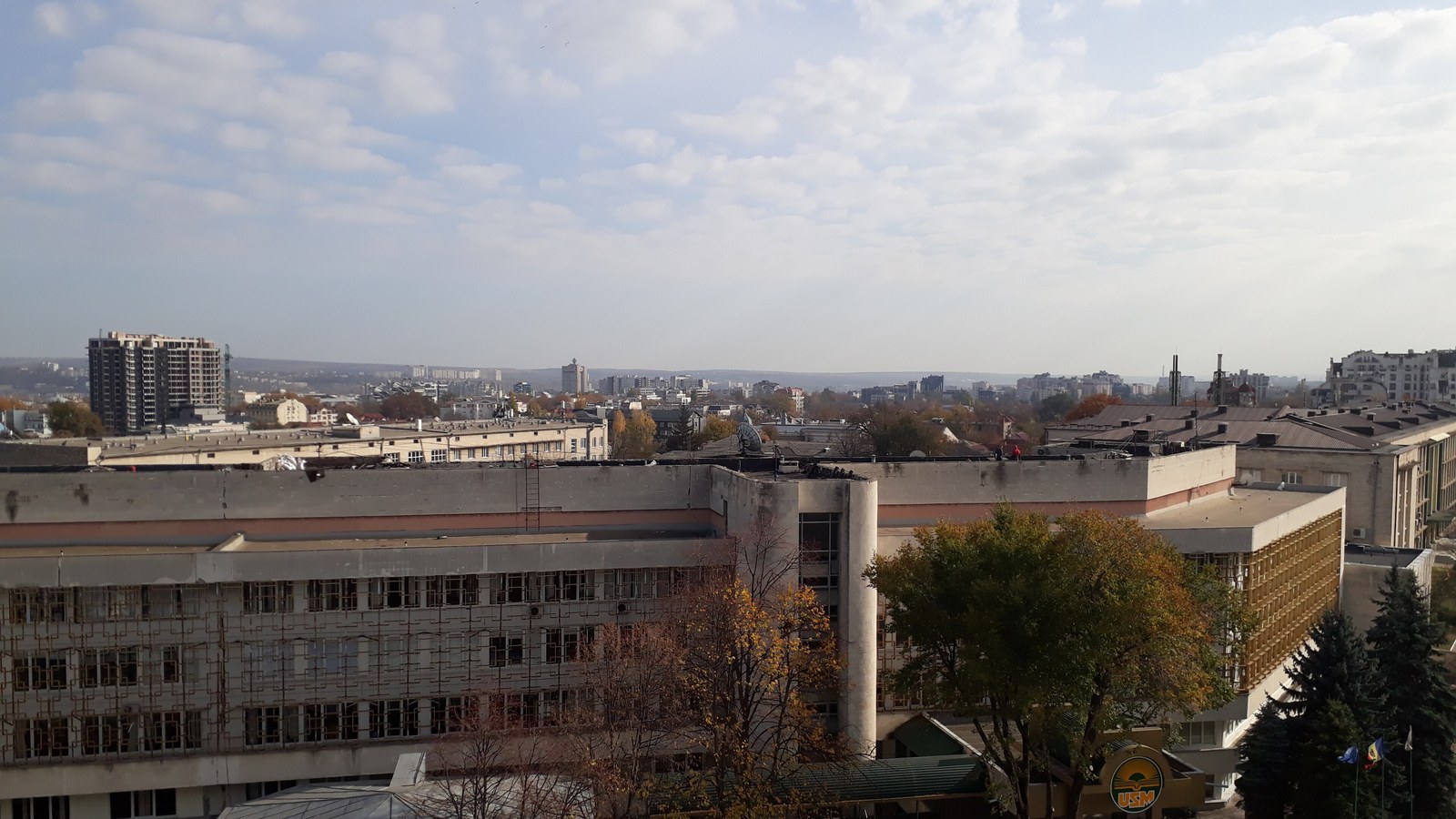 Age 25-50, a public university, one researcher per topic.