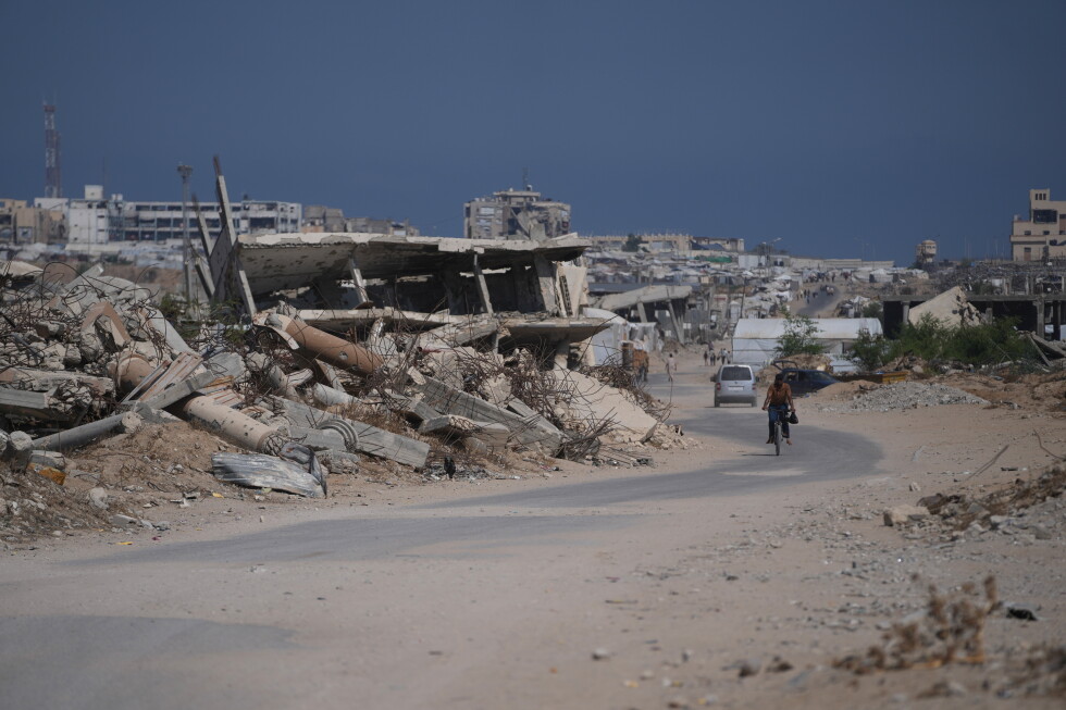 Hamas agrees to disarm if Israel stops attacks and withdraws from Gaza