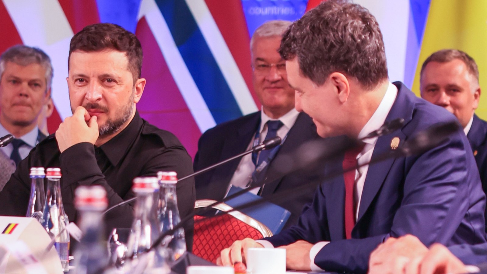 Volodîmîr Zelenski și Nicușor Dan la summitul de la Vilnius, 2 iunie 2025; nu reuniunea de la Bukovel