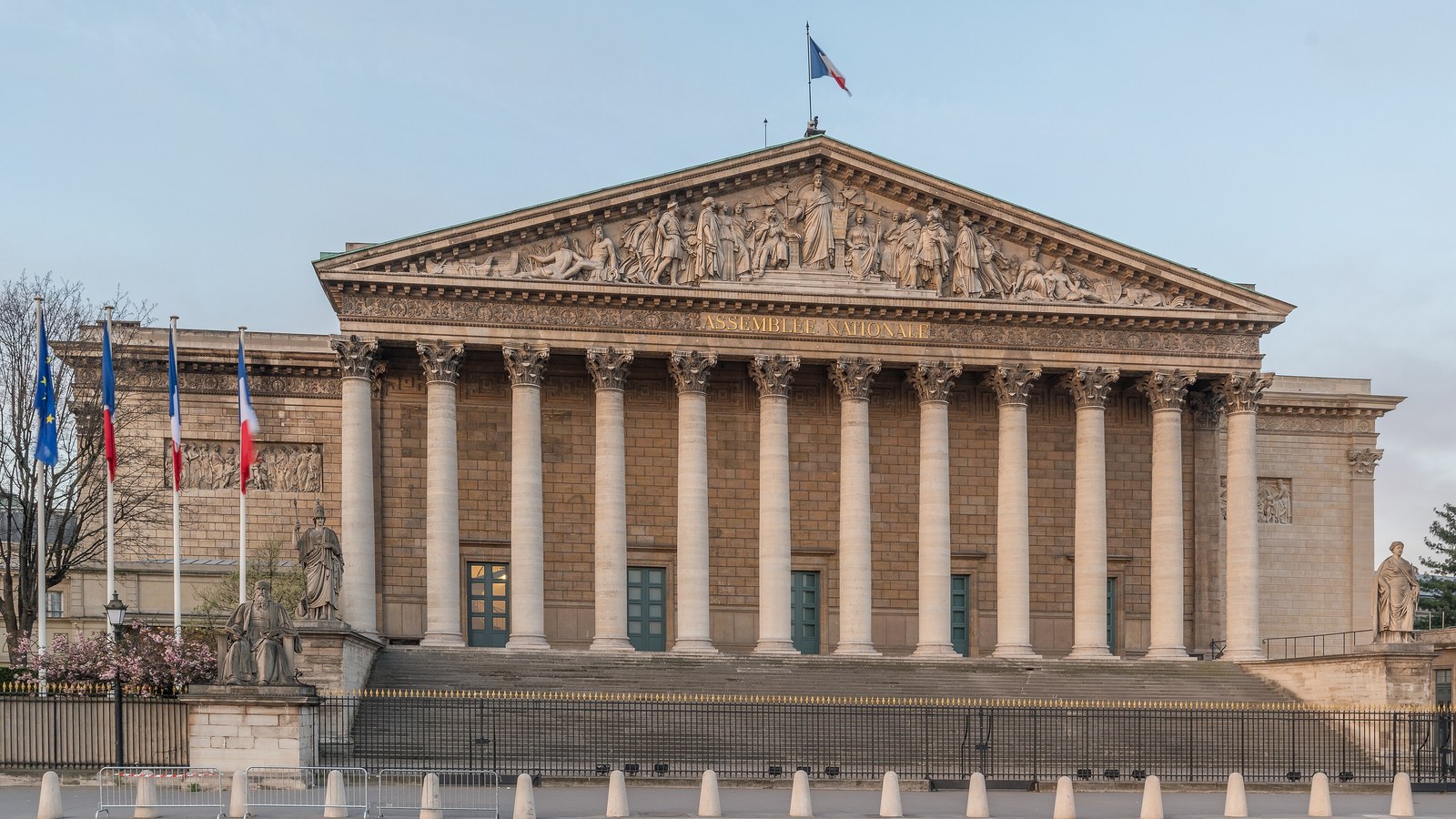 11 octombrie, Place Publique. Harris 10–11, făcut înainte.