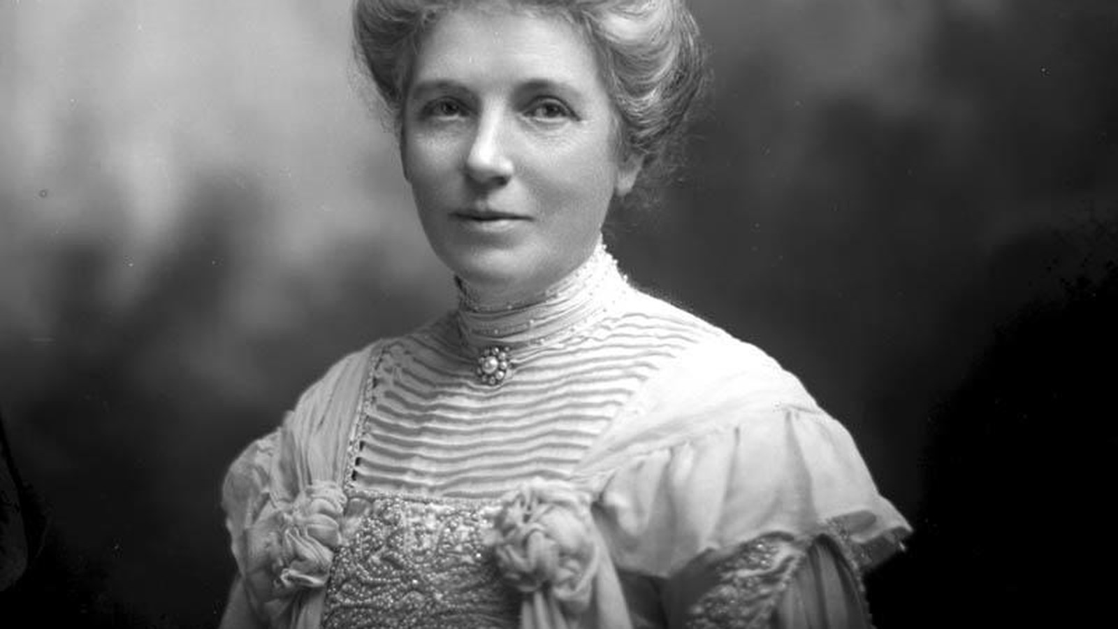 Portret Kate Sheppard; nu petiția din 1893 și nu semnarea legii
