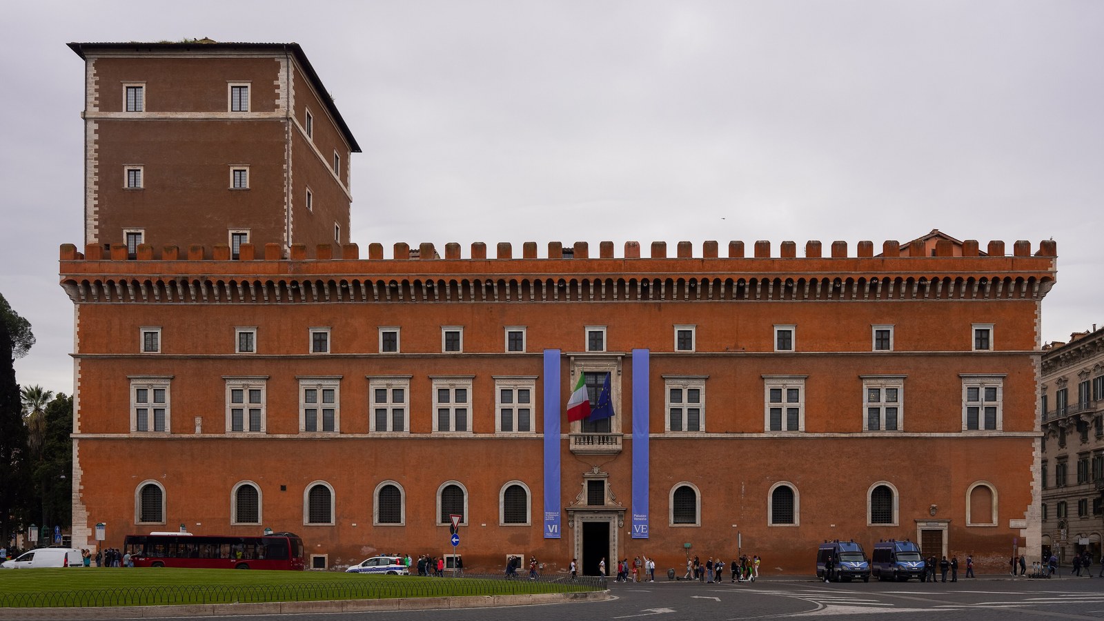 Tratatele de la Roma dintre Regatul Italiei și Regatul Croației au fost semnate la Palazzo Venezia, în sala Mappamondo,…