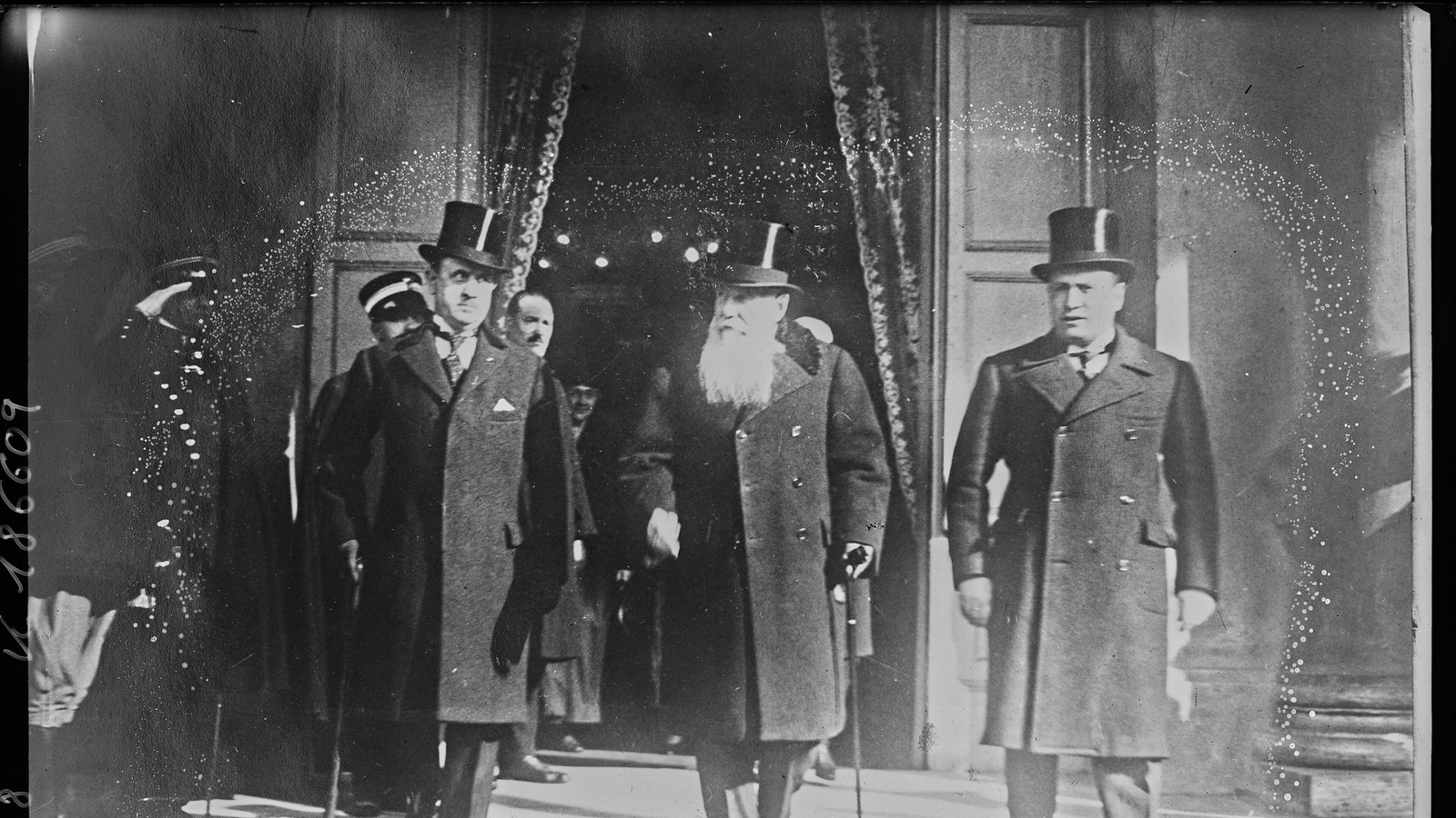 Arrival of Pasic in Rome for the signing of the Italo-Yugoslav treaty