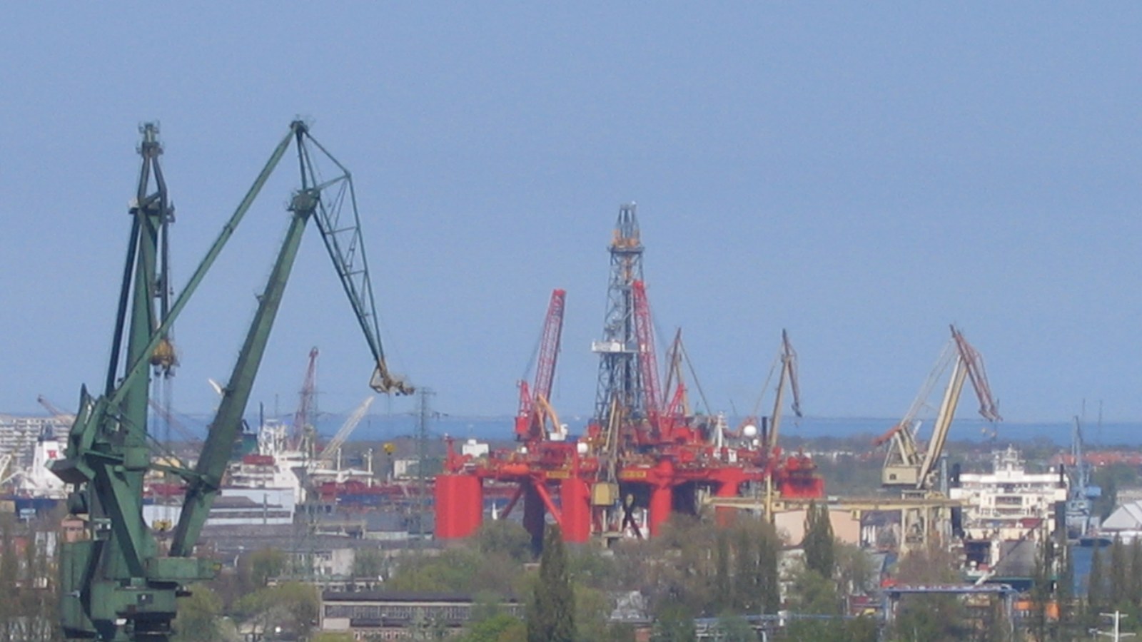 Offshore oil platform