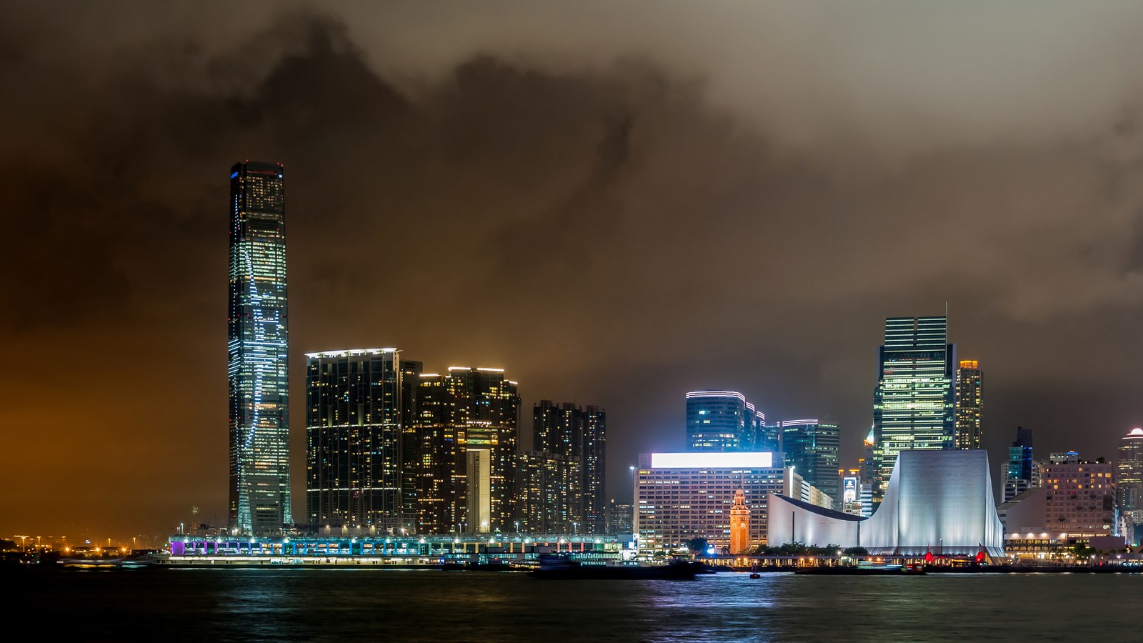 Victoria Harbour, Hong Kong