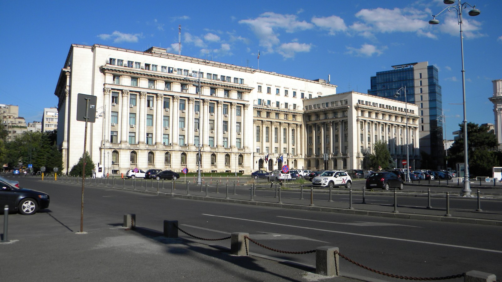 21 octombrie, Consiliul SELEC la Bucuresti, competitie cu Serbia si Albania.