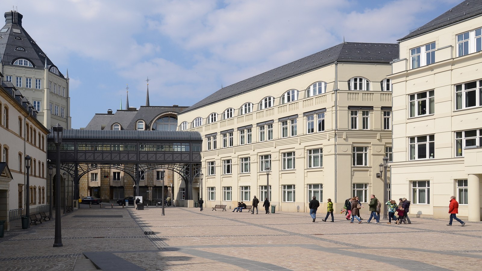 16 octombrie: Tribunalul Districtual respinge cauza in intregime.