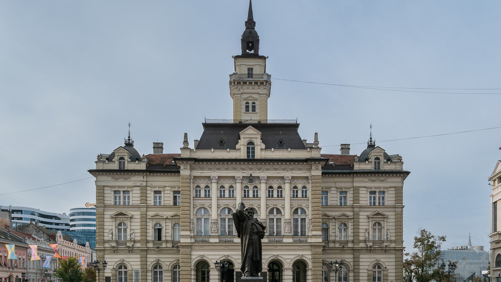 Cinci la Novi Sad, unul la Belgrad. Procurori.