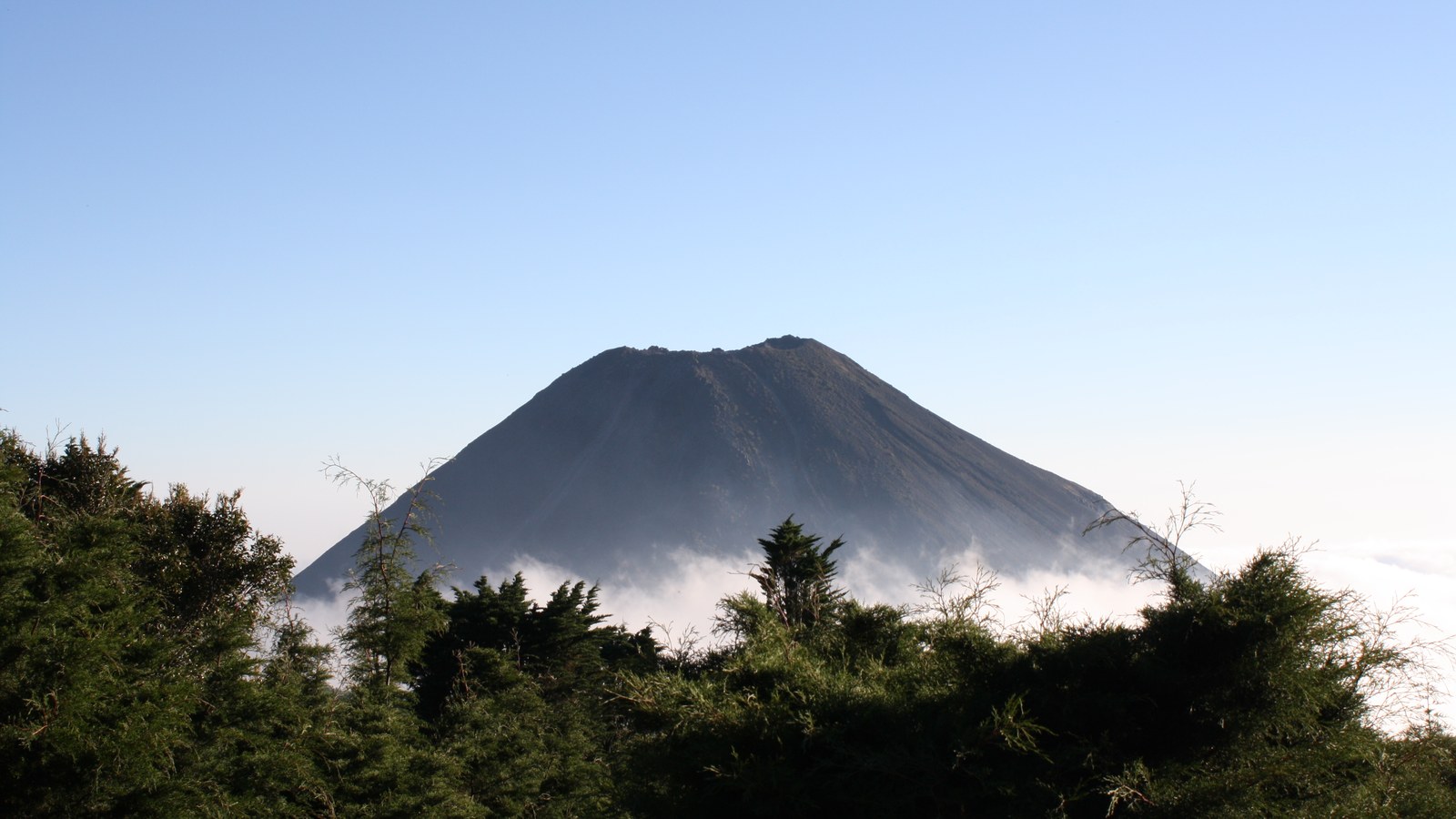 Vulcanul Izalco, El Salvador; nu ceremonia UN Tourism