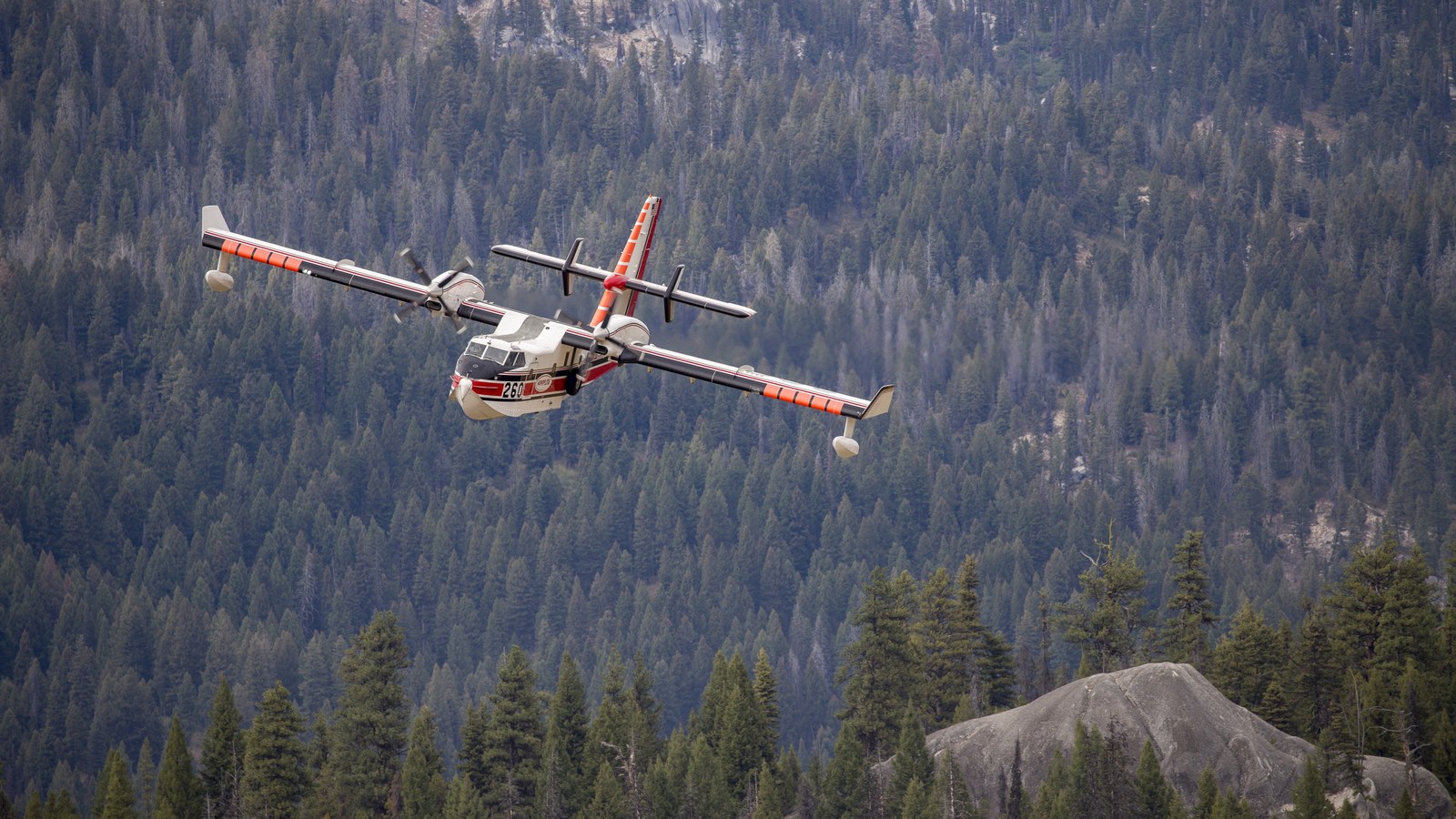Canadair CL-415 la Boise, 2016; avion de stingere, nu flota UE anunțată