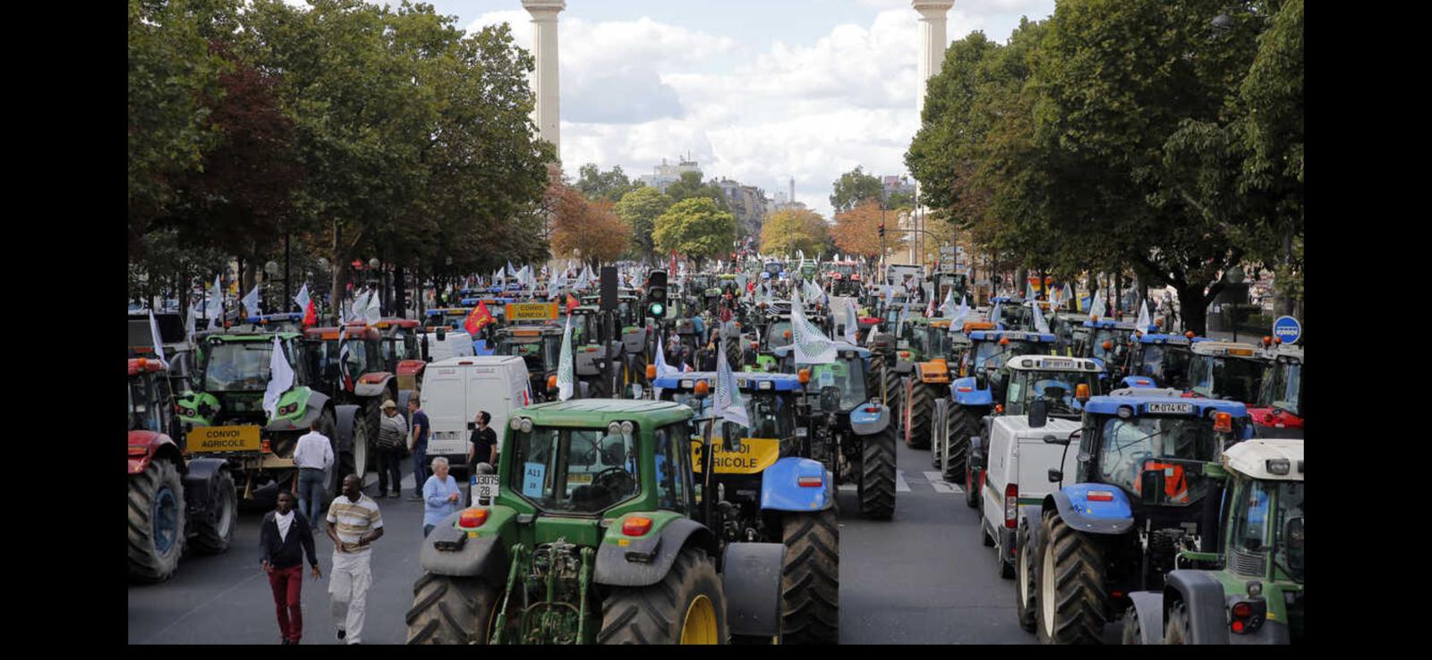 Fermierii în stradă, agricultura sub presiune: coincidență, incompetență sau un tipar care ridică întrebări serioase?