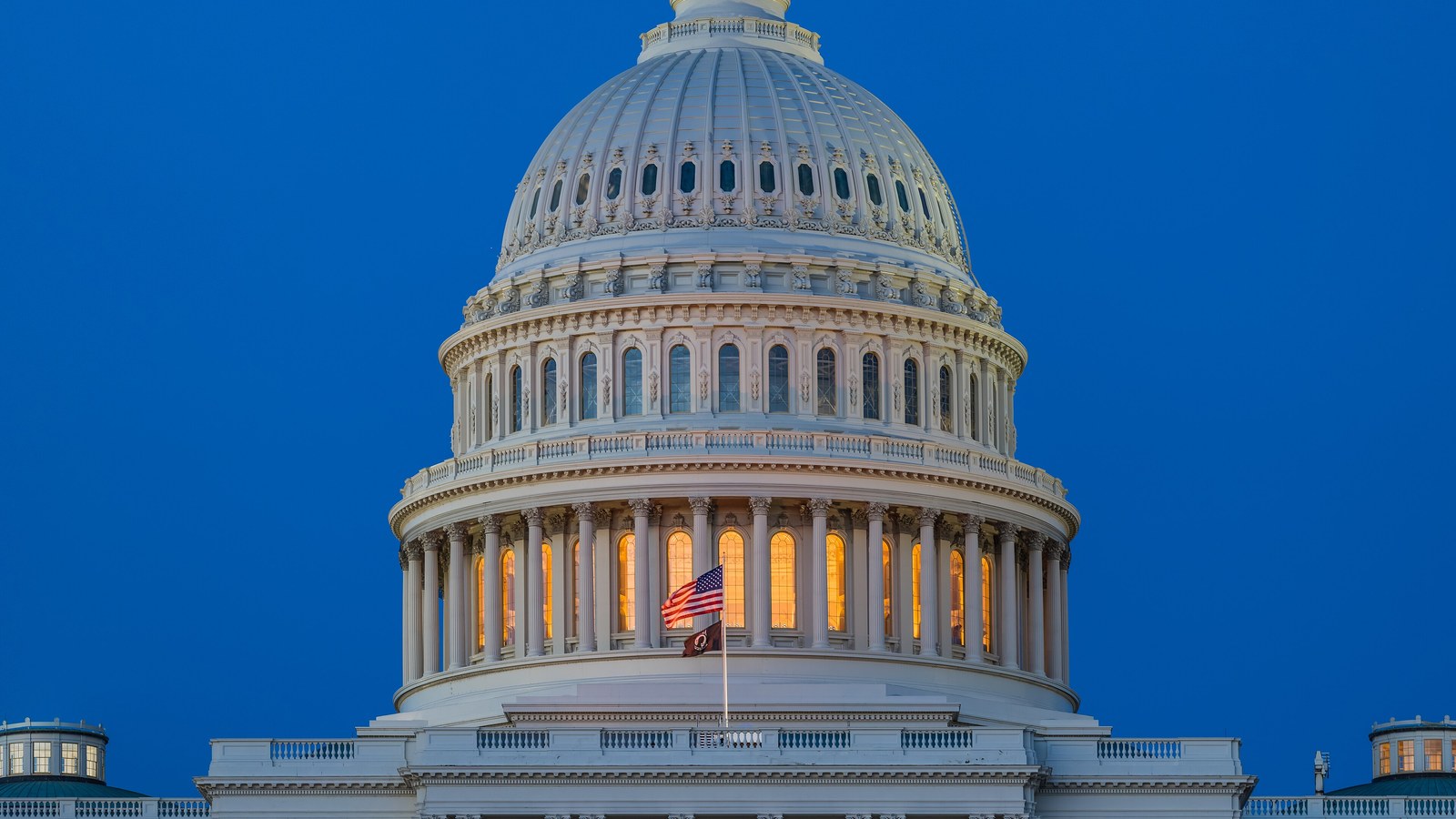 Post, NBC, Fox. Democrati plus 8-10 la Congres.