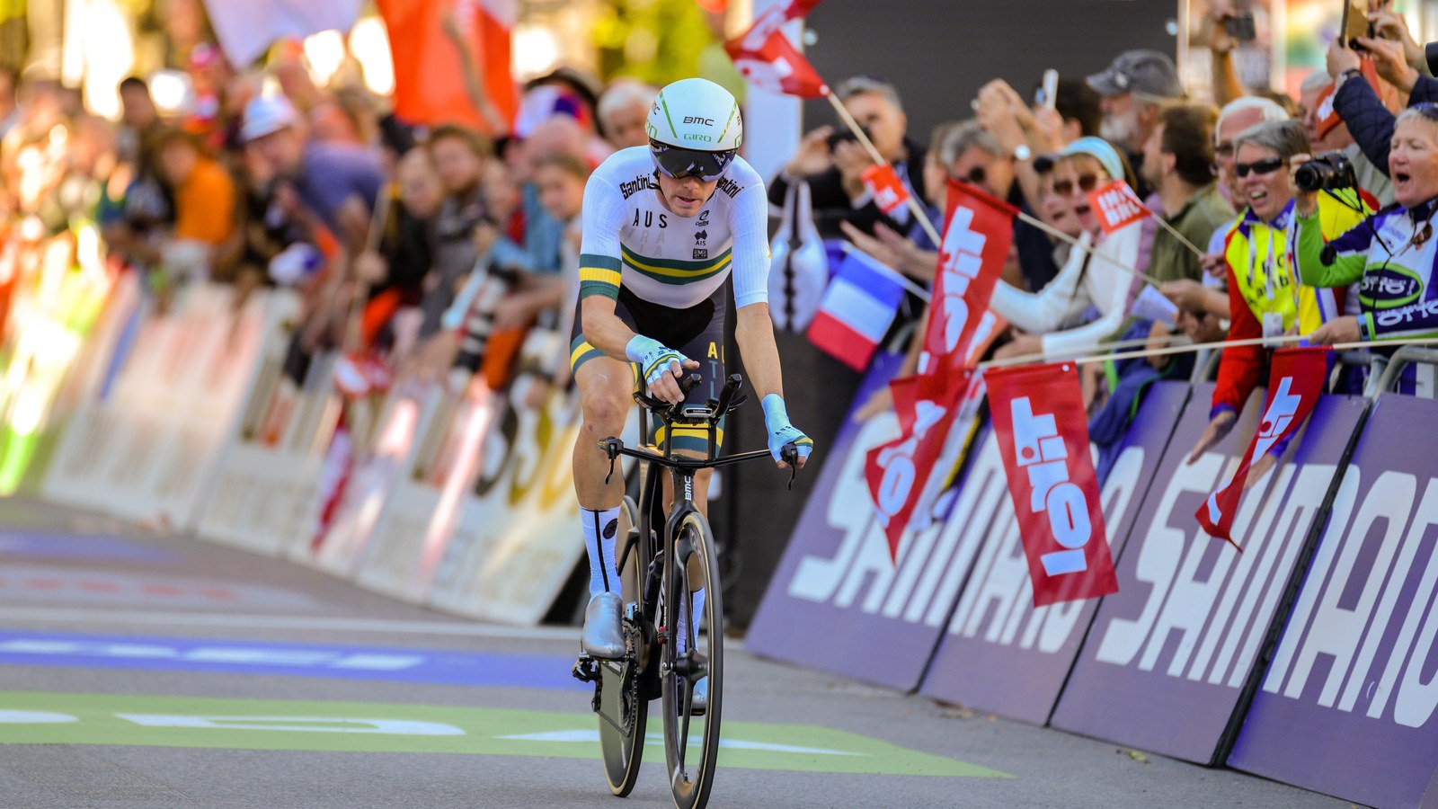 Ciclist de contratimp în echipament național, fotografie de arhivă de la Mondialele UCI Innsbruck 2018
