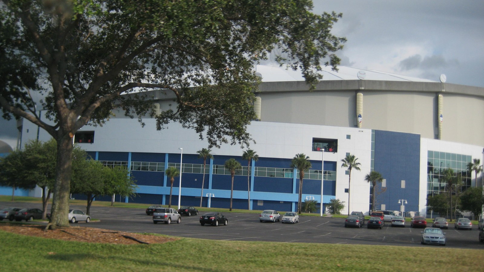 19 octombrie 2026, Tropicana Field. Meciul 1 e vineri, 23 octombrie, la Milwaukee.