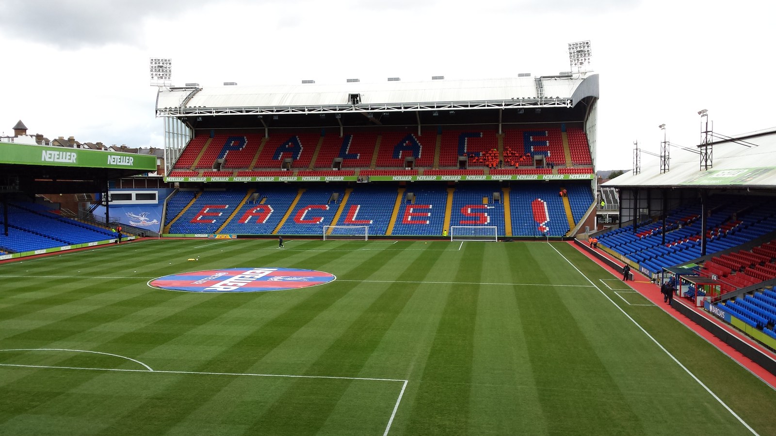 Tribuna Holmesdale de la Selhurst Park, stadionul lui Crystal Palace