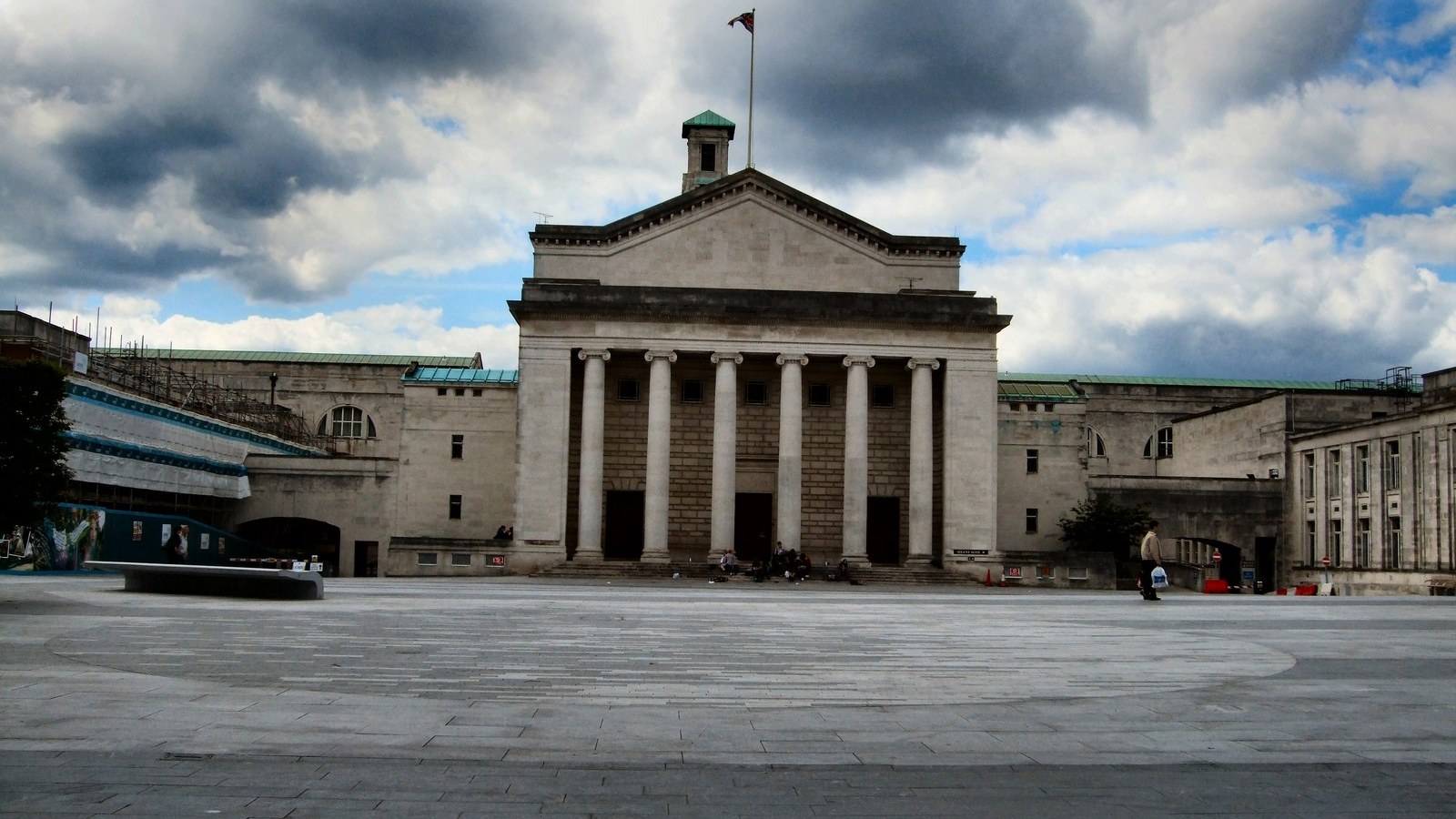Guildhall Square și Southampton Guildhall; nu instalațiile British Science Festival 2026