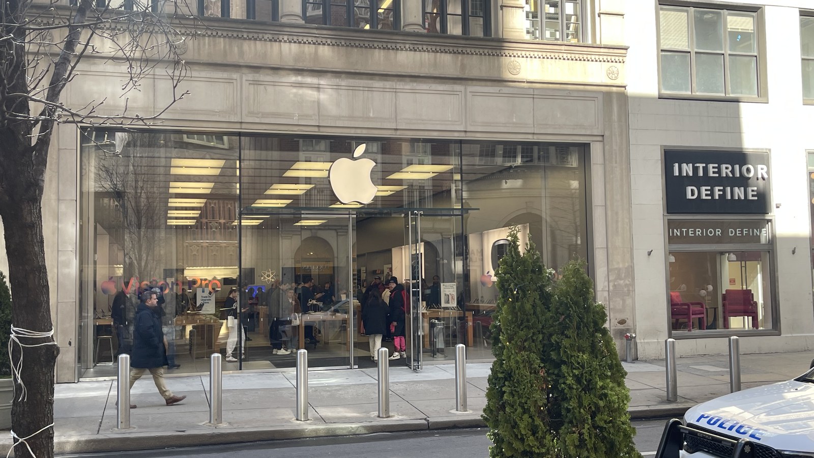 Apple Store in Philadelphia; a shop, not the iPhone 18 Pro or iPhone Duo