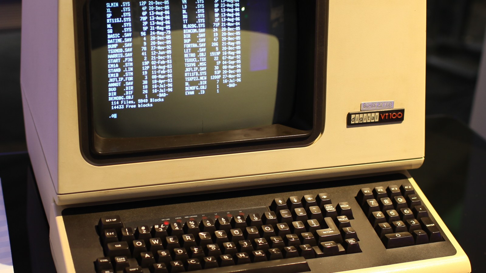Terminal DEC VT100; nu mesajul original al lui Fahlman