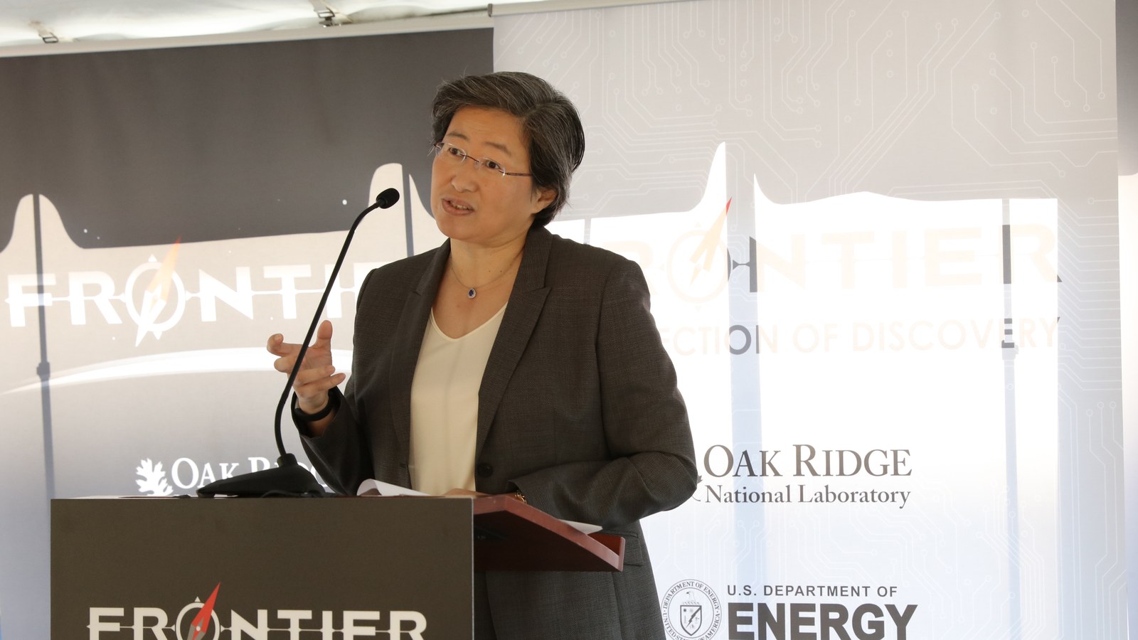 Lisa Su, directorul general AMD, la Oak Ridge în 2019; nu anunțul World Labs din 2026