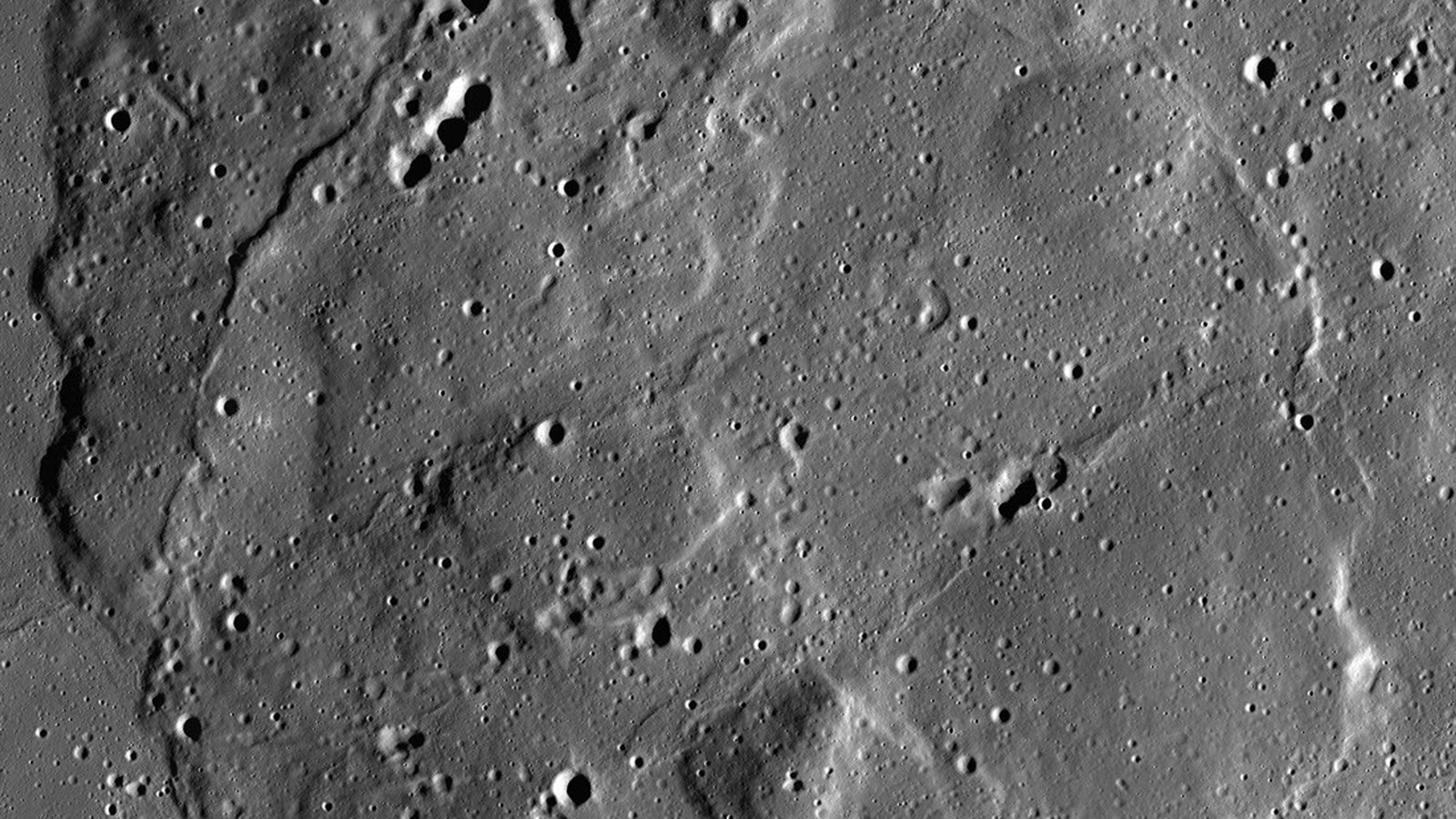 NASA și IBM au lansat pe 10 septembrie 2026 un model AI open-source pentru analiza suprafeței lunare, antrenat pe volume…