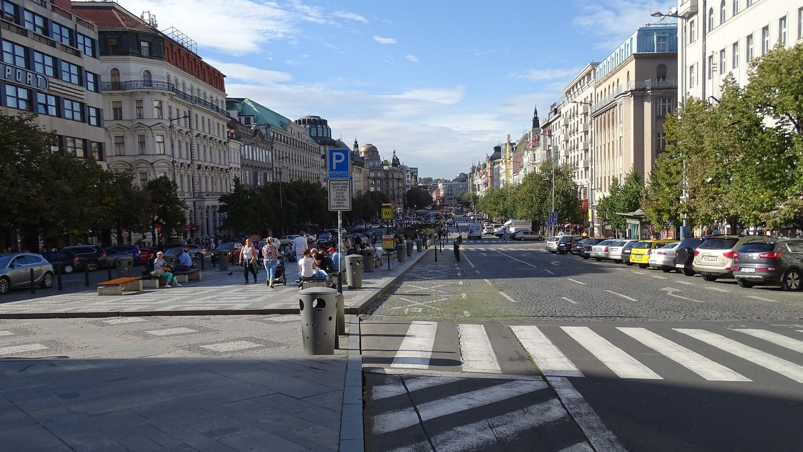 42 CZK/km și 7 CZK/min. Hofman: plângeri după anulare.